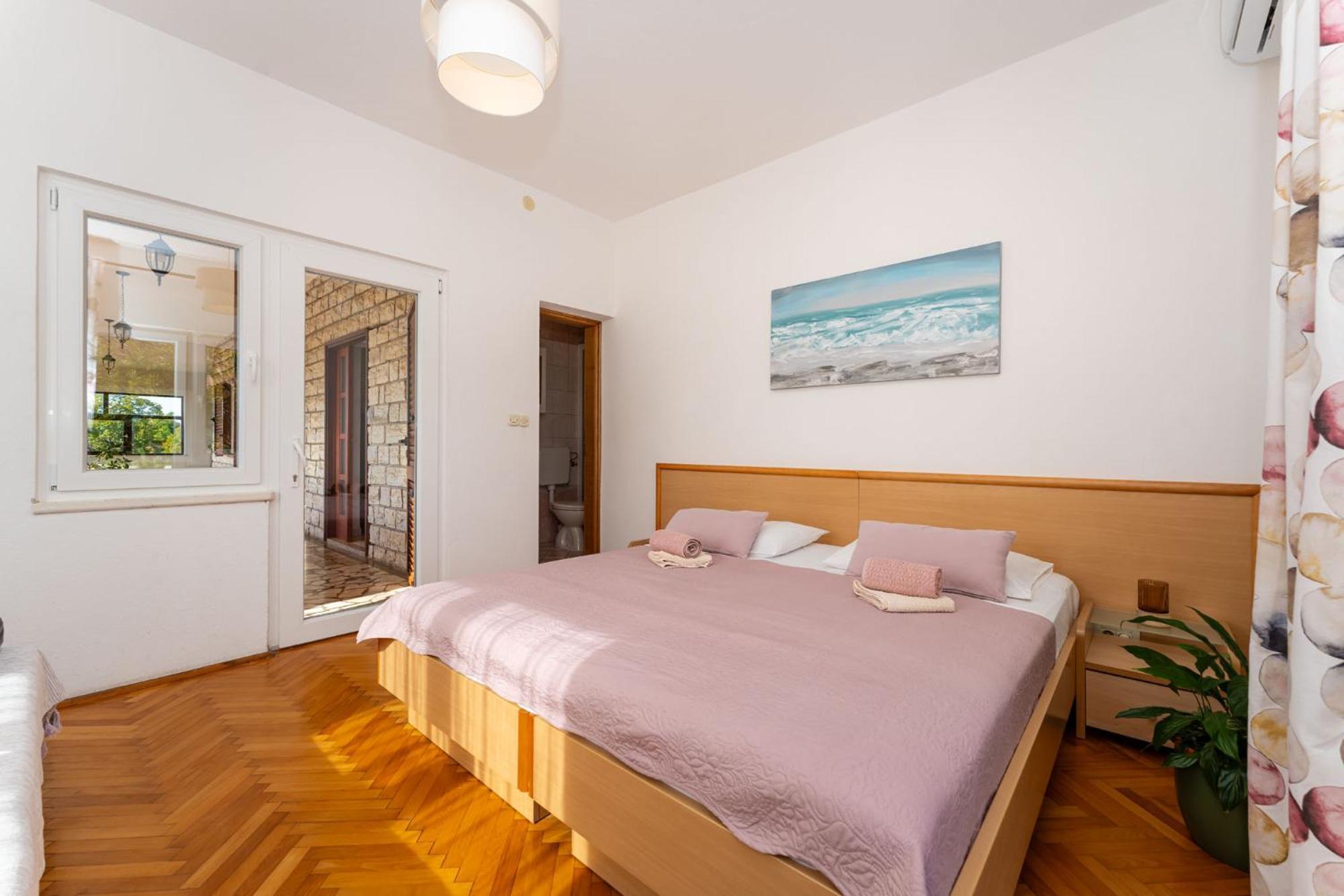 Apartments Adriana Стариград-Пакленица Стая снимка
