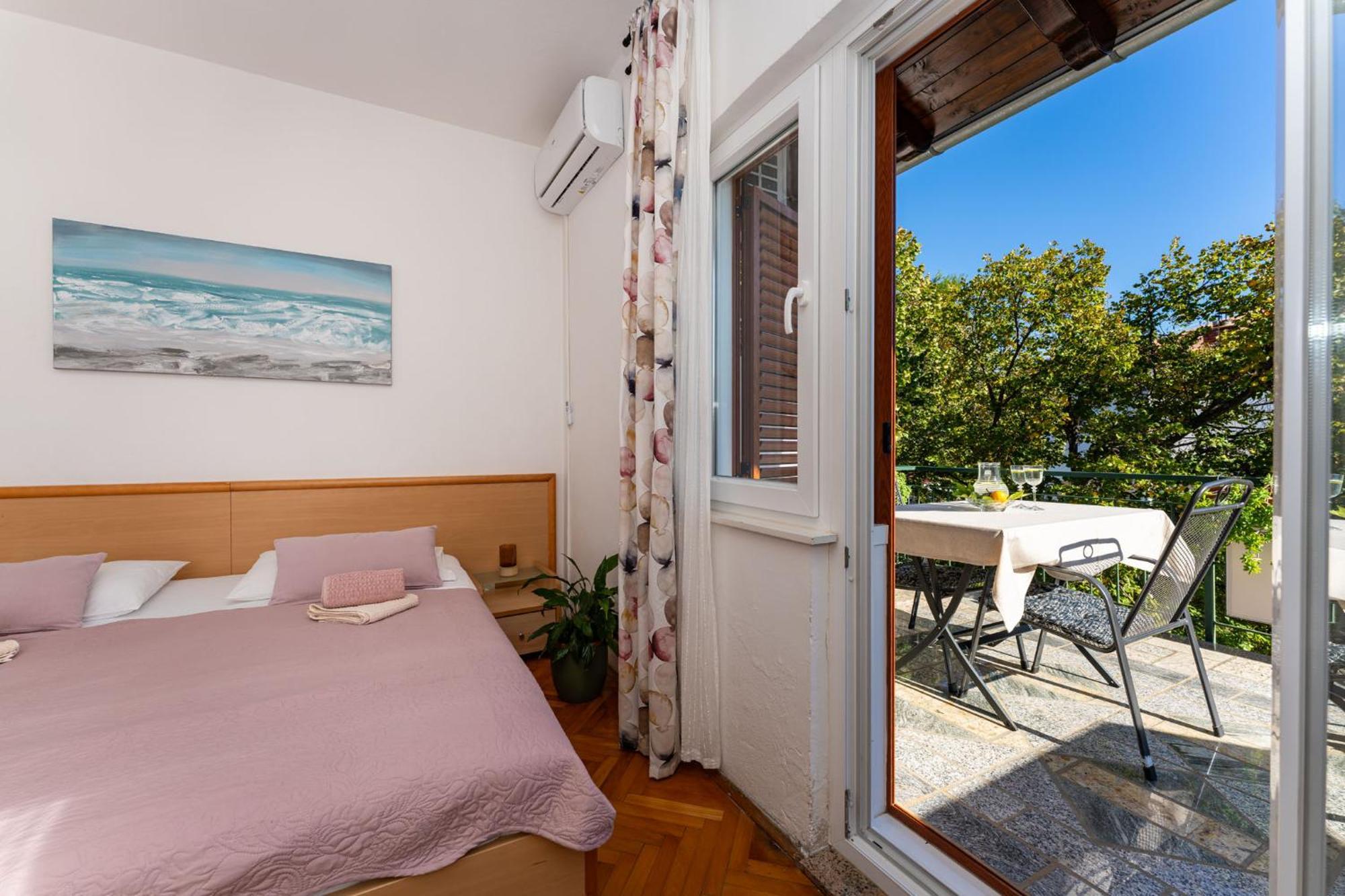 Apartments Adriana Стариград-Пакленица Стая снимка
