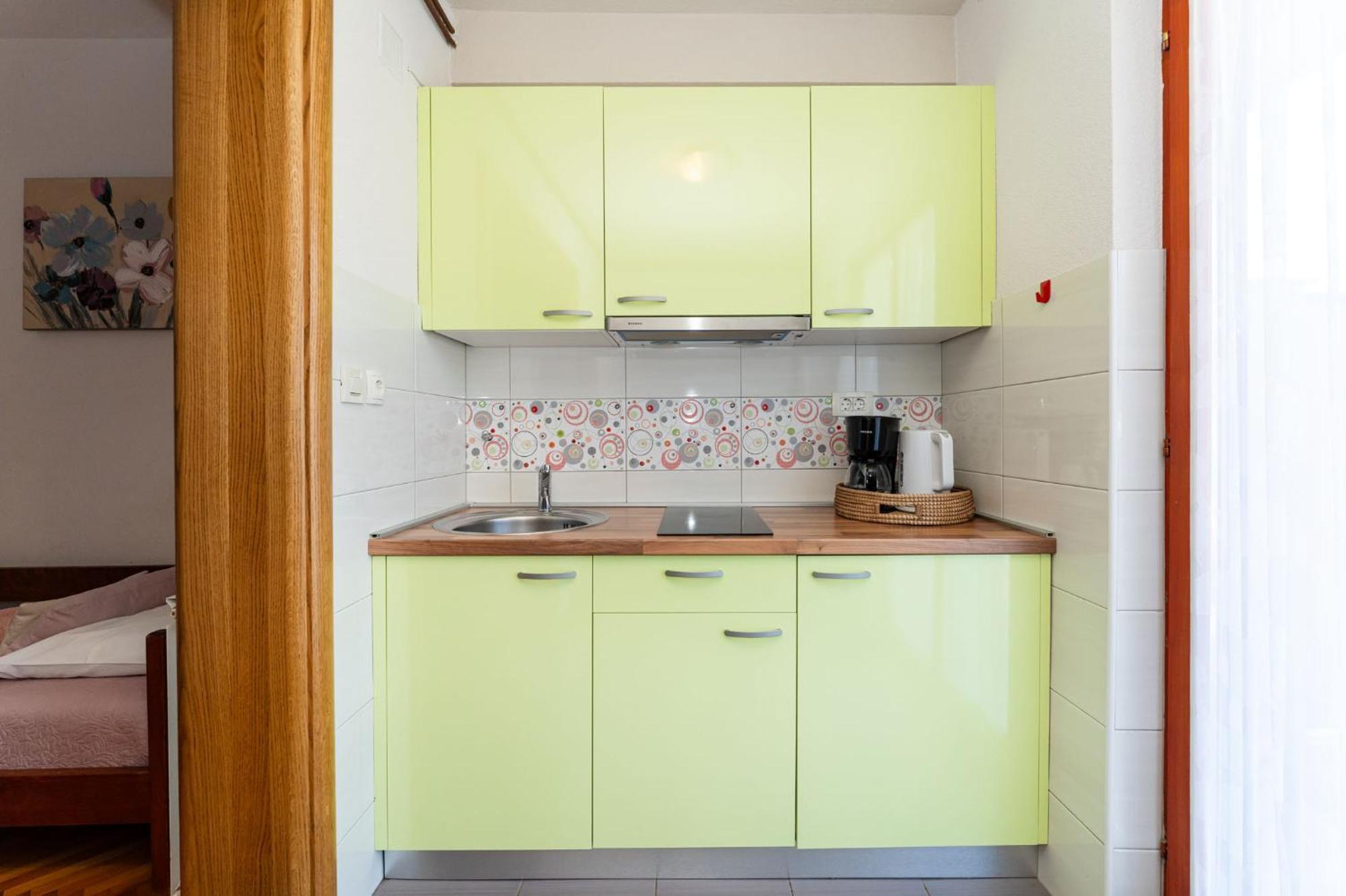 Apartments Adriana Стариград-Пакленица Стая снимка