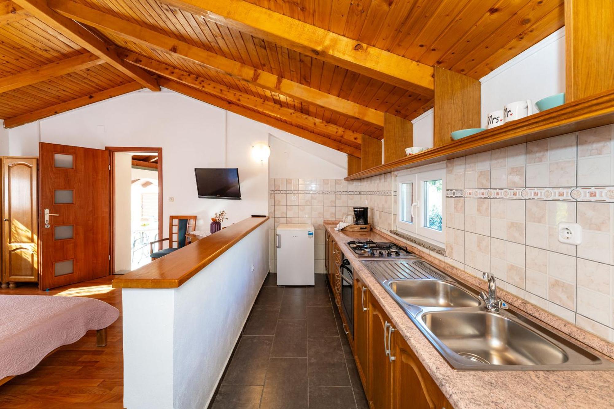 Apartments Adriana Стариград-Пакленица Стая снимка