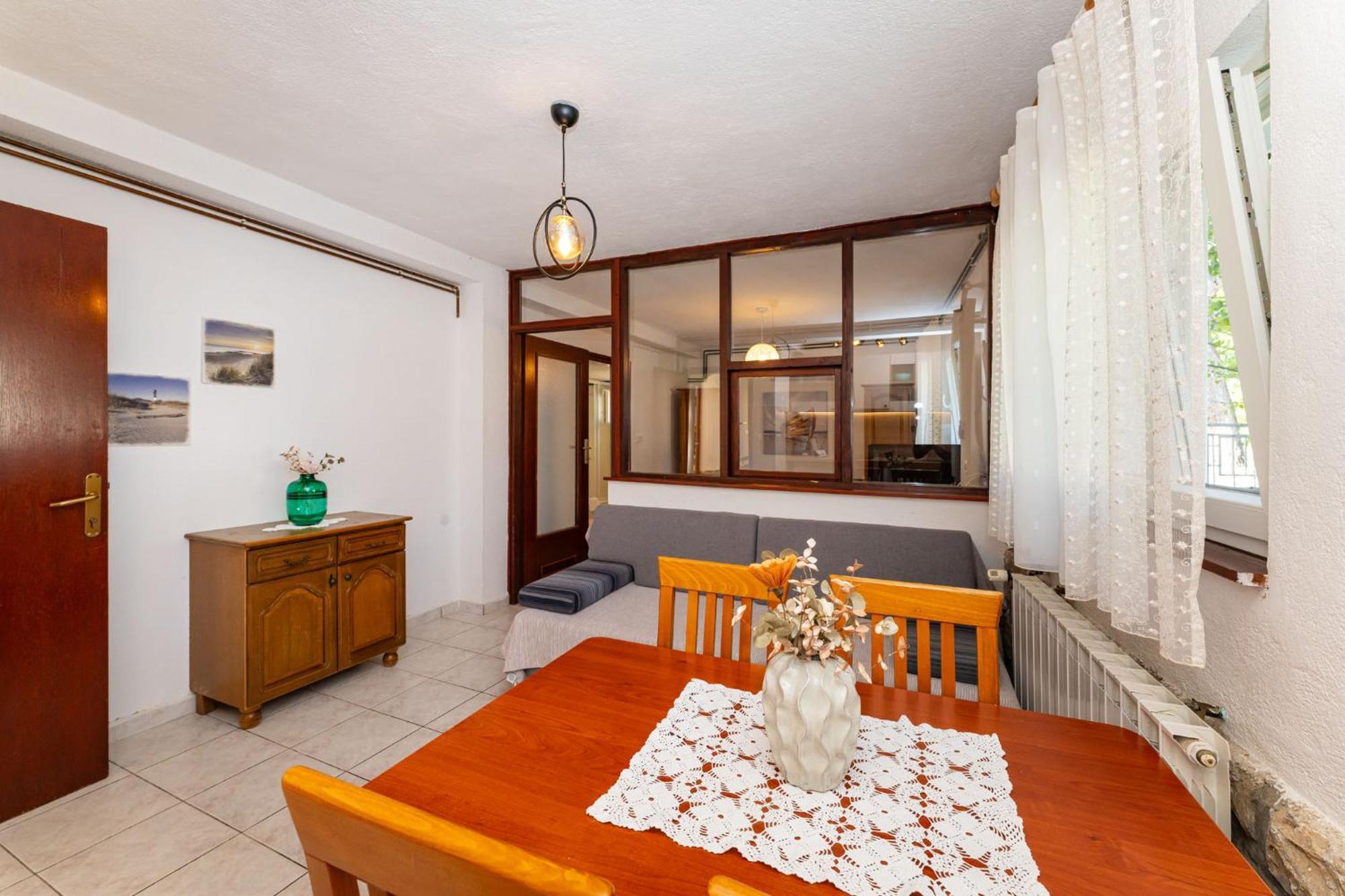 Apartments Adriana Стариград-Пакленица Стая снимка