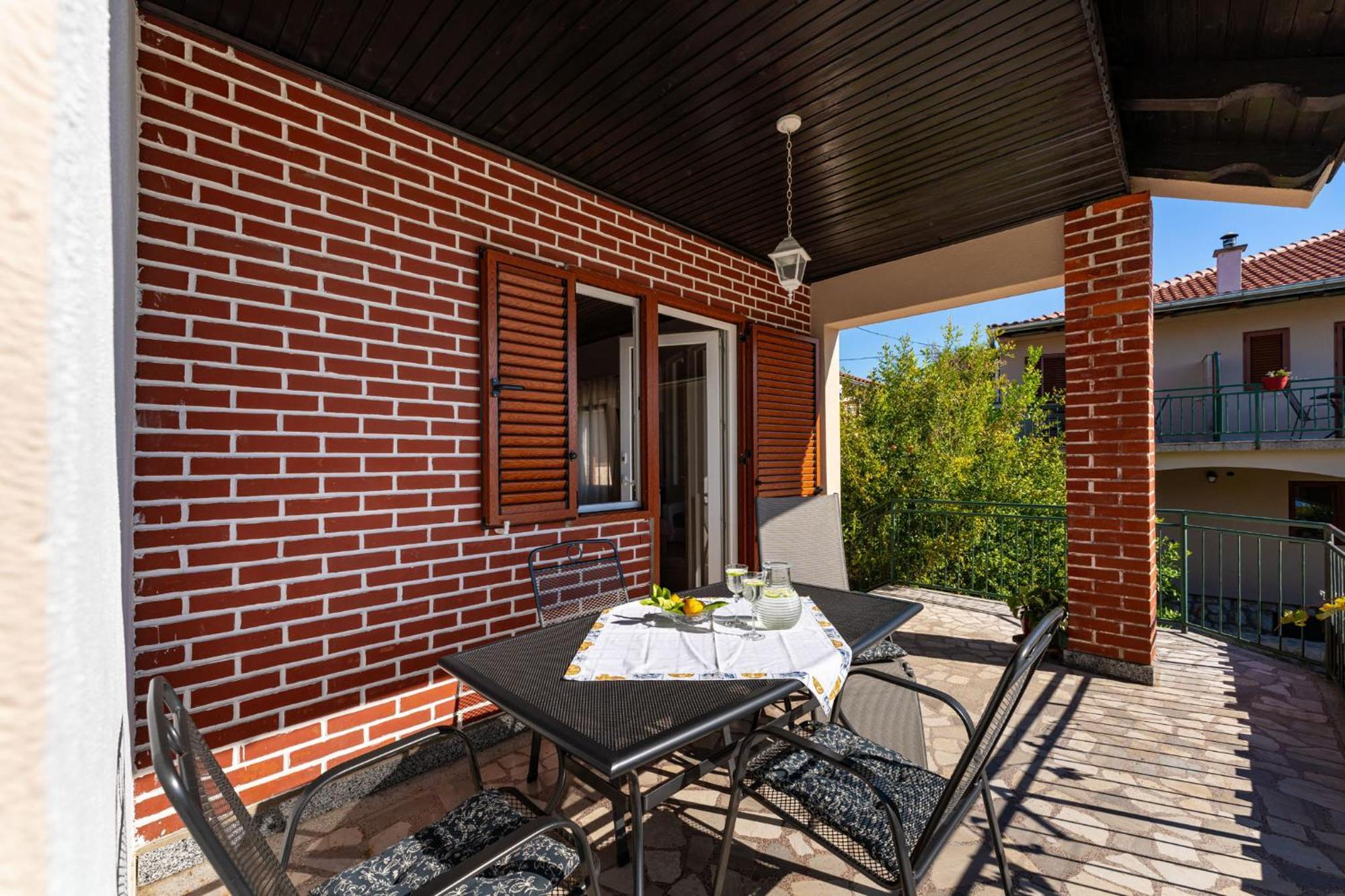 Apartments Adriana Стариград-Пакленица Екстериор снимка
