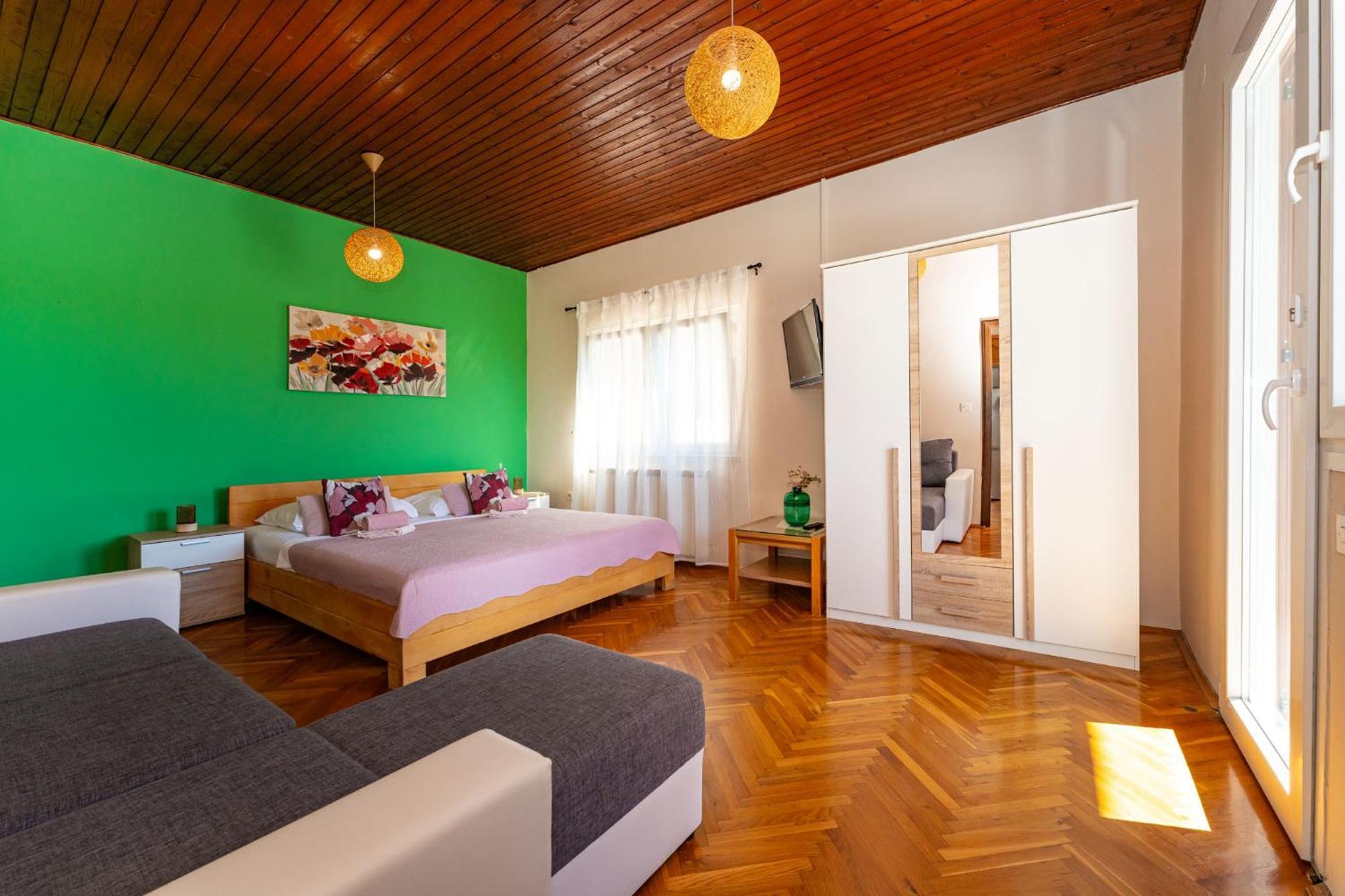 Apartments Adriana Стариград-Пакленица Екстериор снимка